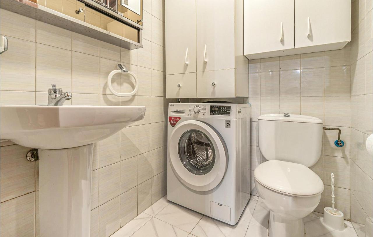 Stunning Apartment In Gijon With Wifi Экстерьер фото